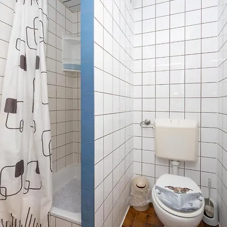 Apartament Stunning In With Wifi Dugi Rat